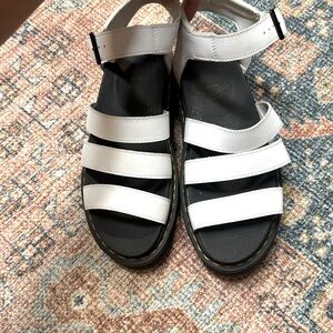 BLAIRE HYDRO LEATHER STRAP SANDALS